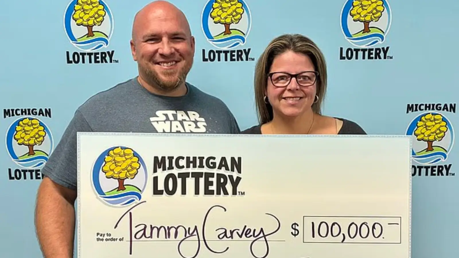 O femeie din Michigan a câștigat 100.000 dolari la Powerball folosind numere generate de ChatGPT